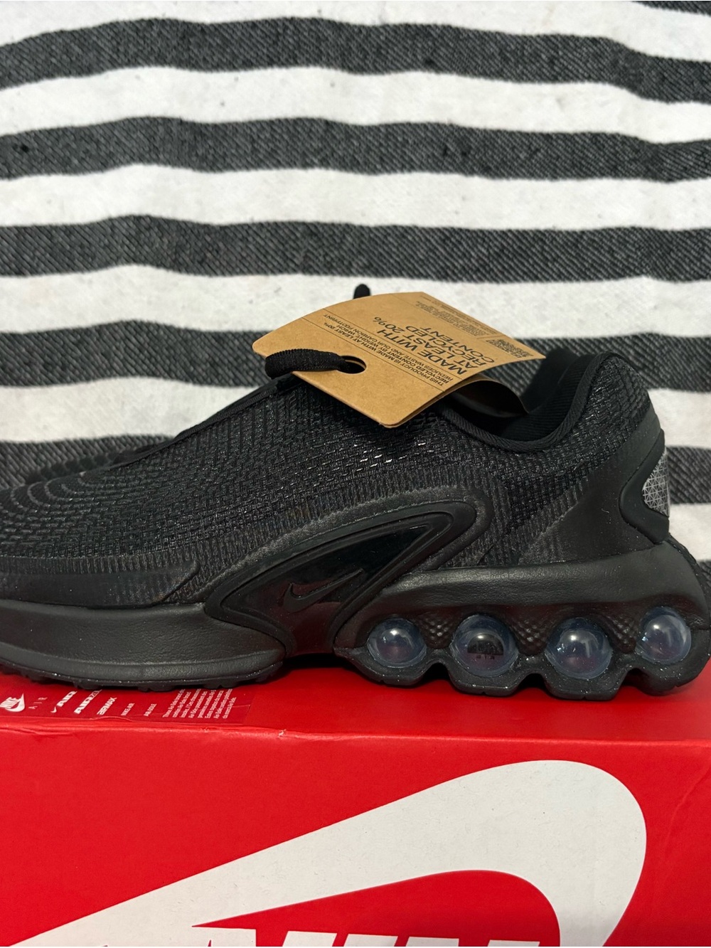 Nike triple black airmax DN brand nee no box lid 5 youth or 6.5 women’s